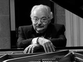 Luiz De Moura Castro